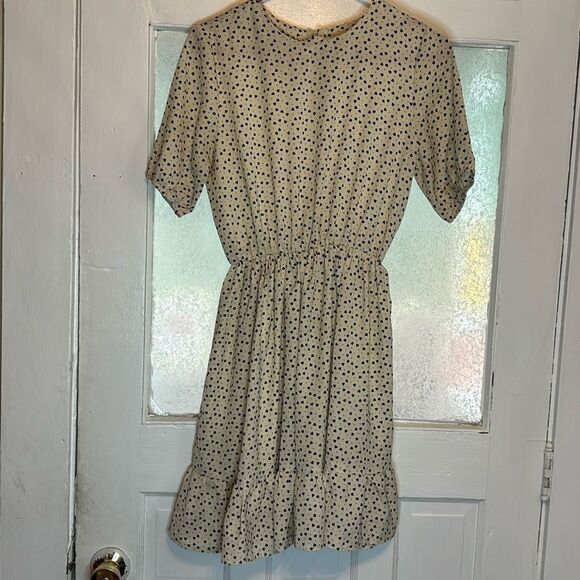 Women’s light cream and black small heart polka dot short sleeve dress size M - Picture 1 of 6